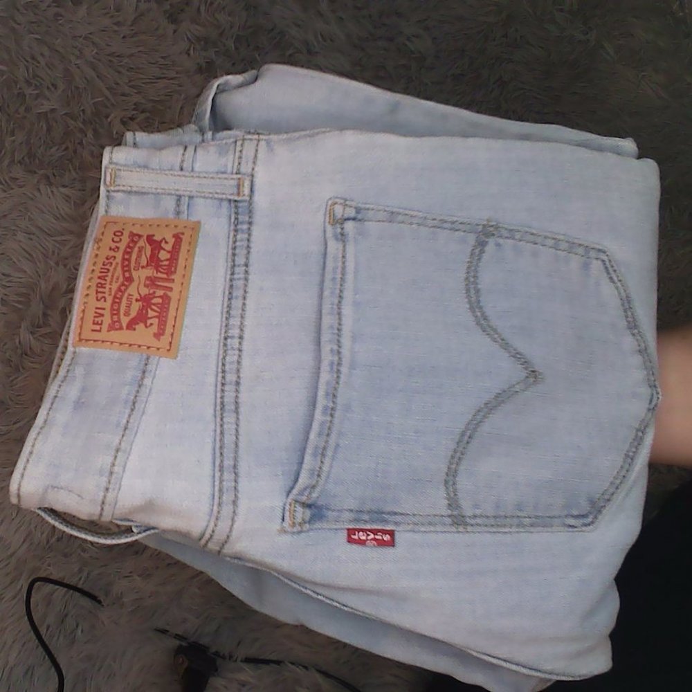 725 high rise bootcut levi